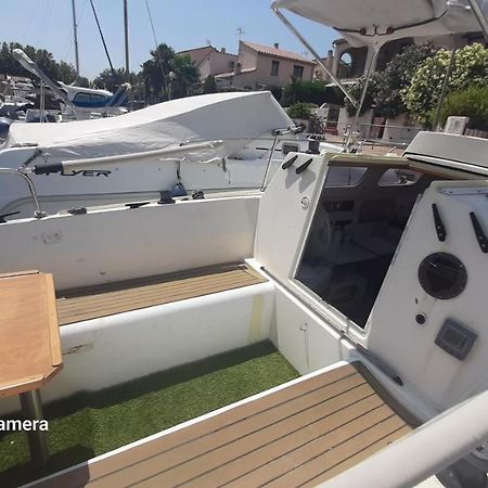 Nuit Insolite A Bord De L'Enata Un Voilier A Quai Sur La Marina De St Cyprien Saint-Cyprien  Ngoại thất bức ảnh