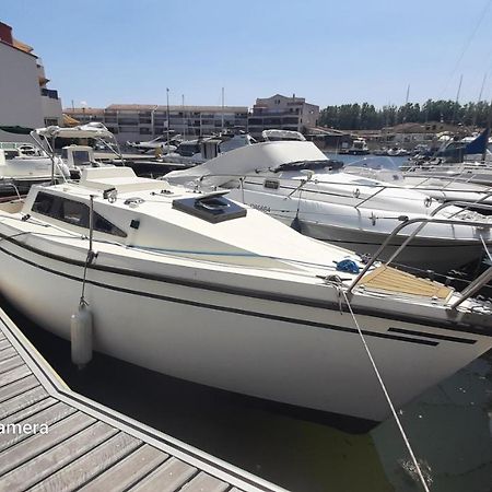 Nuit Insolite A Bord De L'Enata Un Voilier A Quai Sur La Marina De St Cyprien Saint-Cyprien  Ngoại thất bức ảnh